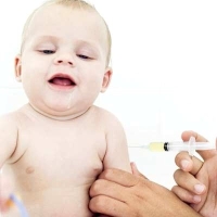 oltást kapó kisbaba, Pneumococcus, védőoltás