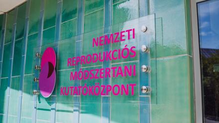 Reprodukciós központ Pécsett