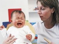 síró kisbaba, császármetszés
