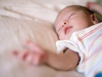 üvegcsontbetegség világ legkisebb édesanyja szülés terhesség